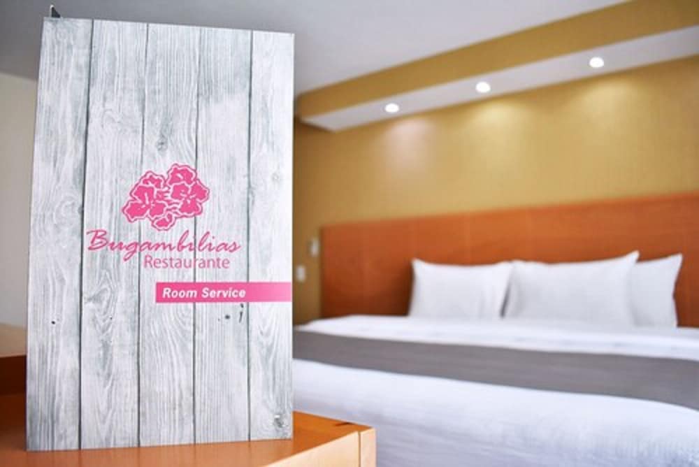La Posada Hotel &amp; Suites 22/68