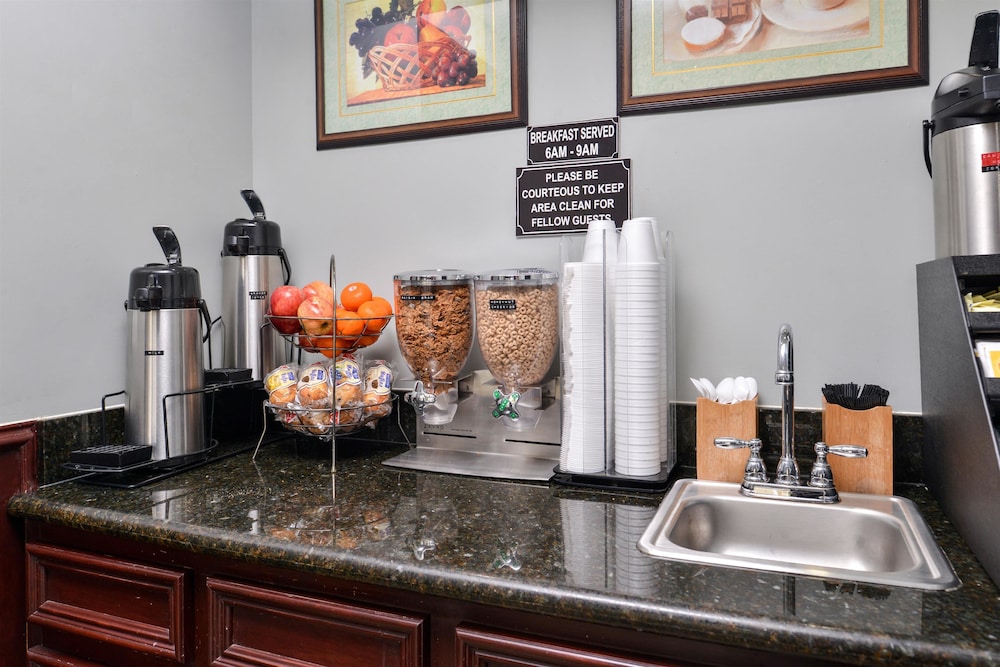 Americas Best Value Inn Medical Center Downtown 25/36