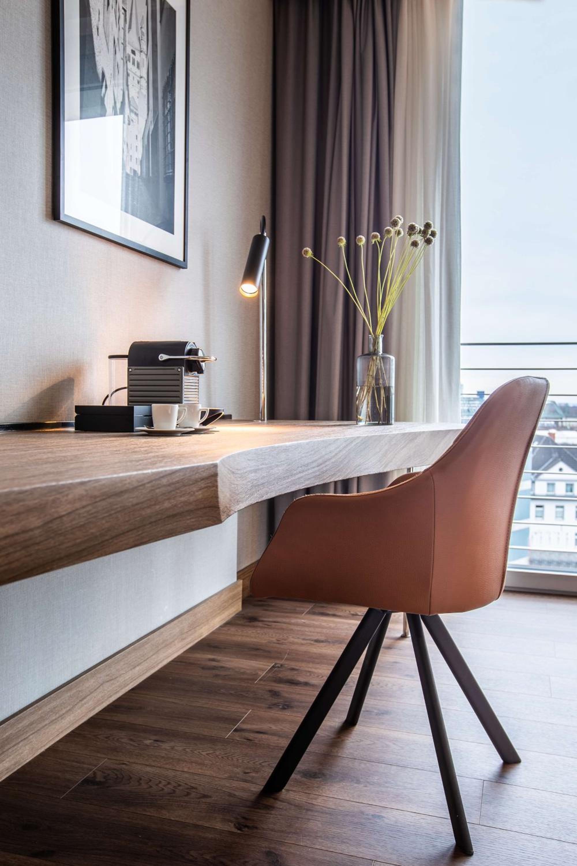 Urban, Suite, King Bed, Balcony