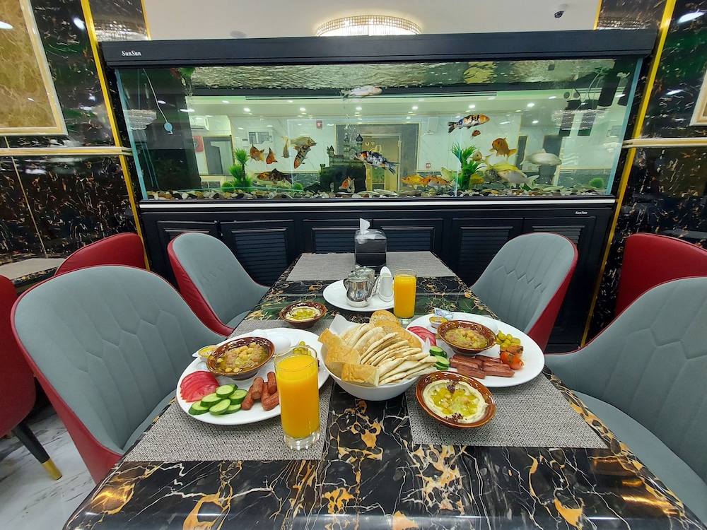 Jordan Seasons Hotel 40/50