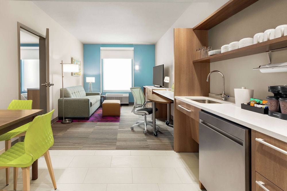 Home2 Suites By Hilton Colorado Springs South 12/30