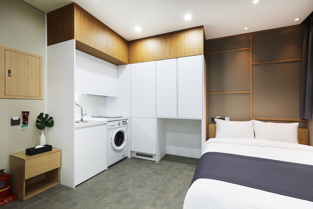 JUNIOR SUITE, DOUBLE BED, NO PARKING, ACCESSIBLE