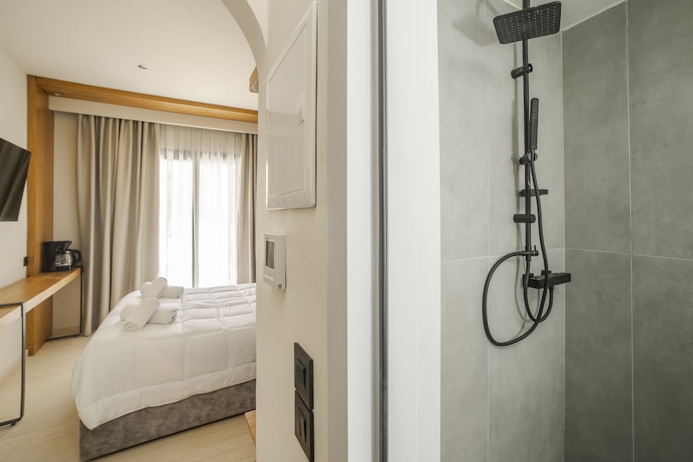 Executive, Queen Bed, Pool View, Sofa, Nikon Boutique Hotel 8/9