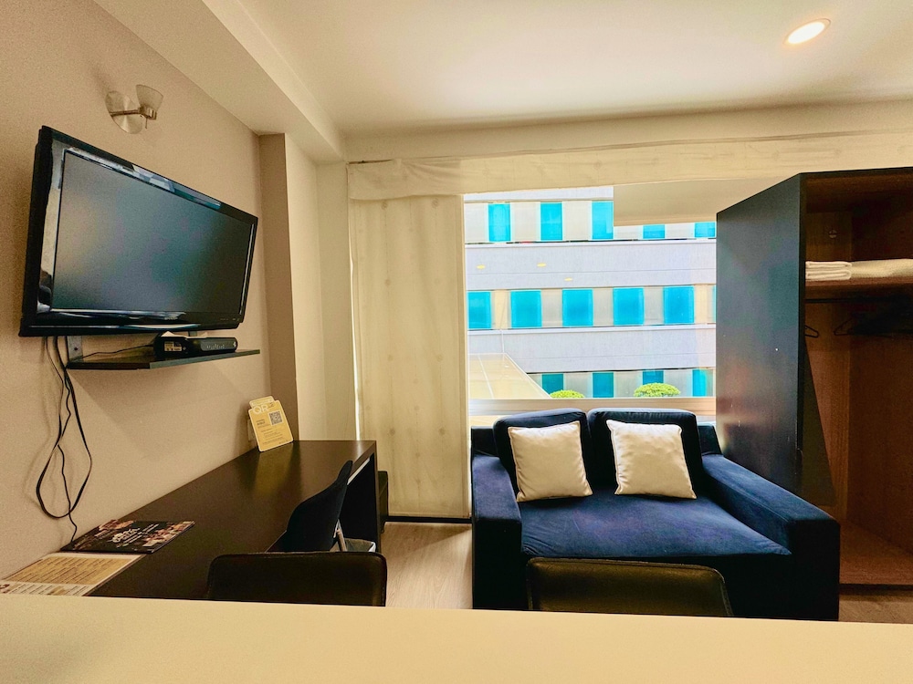 Hotel Aparta Suite Continental 49/75