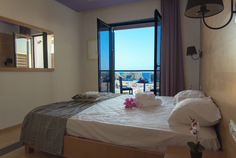 Gennadi Seaside Resort 30/77