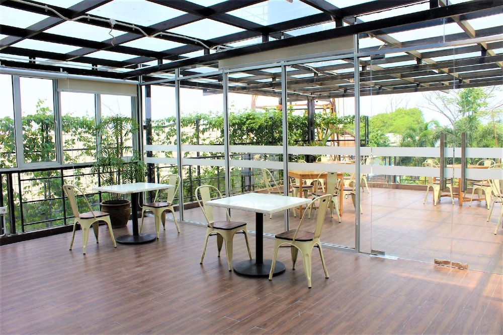 Shakti Hotel 33/50
