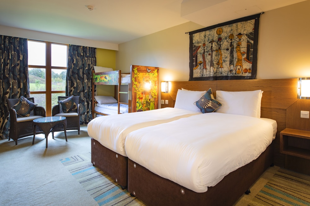 Chessington Resort Hotels 41/90