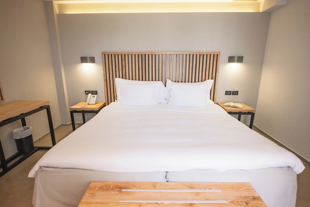 2 Bedrooms, Family Suite, 2 Double Beds, Garden and Partial Sea View