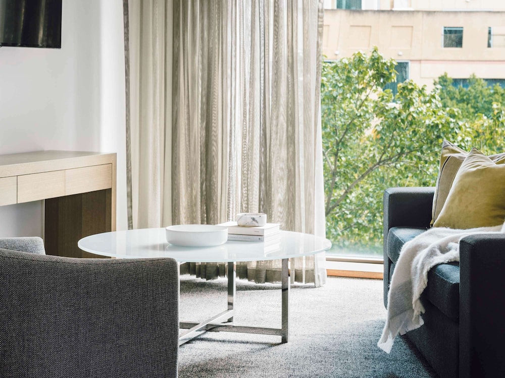 The Como Melbourne 48/74