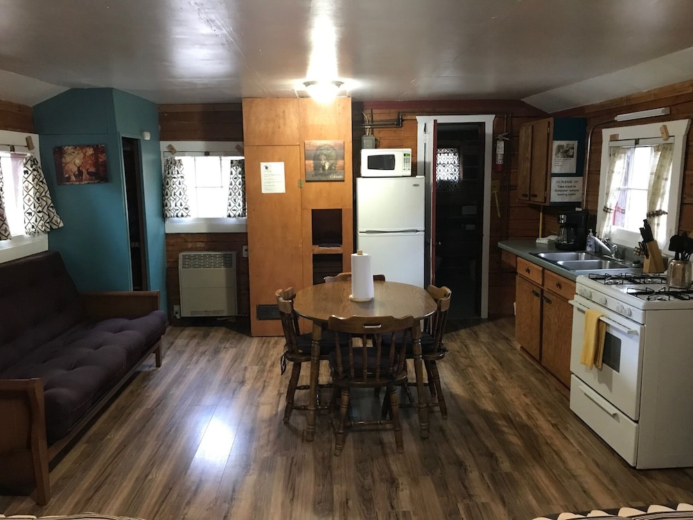 Grandview Cabins & RV Resort 32/50