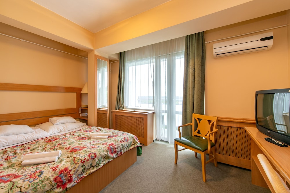 CE Quelle Hotel 11/41