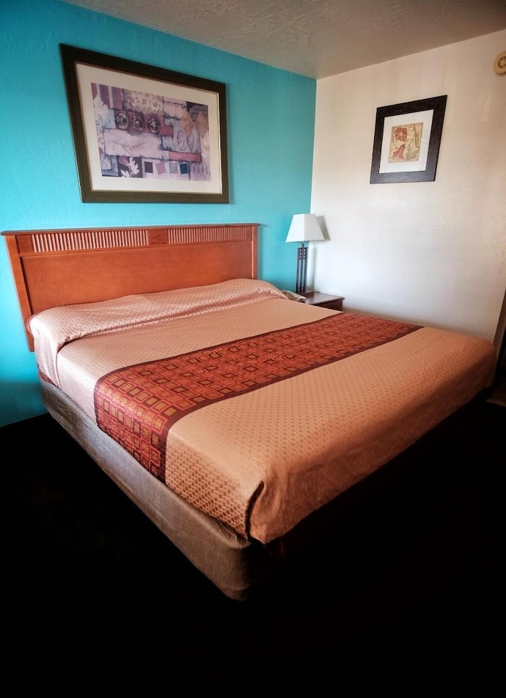 Claridge Inn 12/57