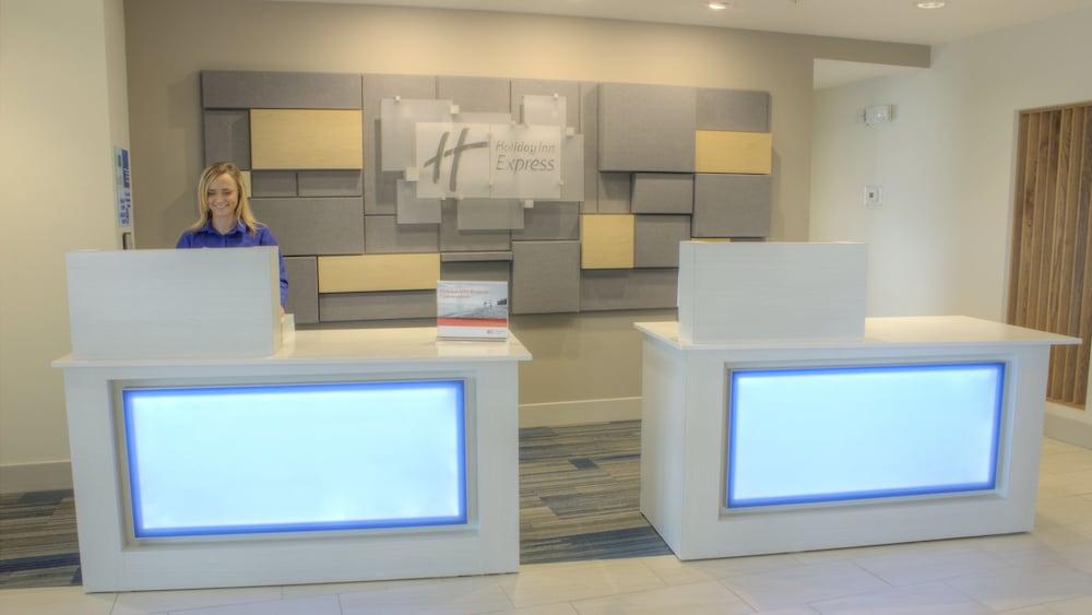 Holiday Inn Express And Suites Spencer 9/53