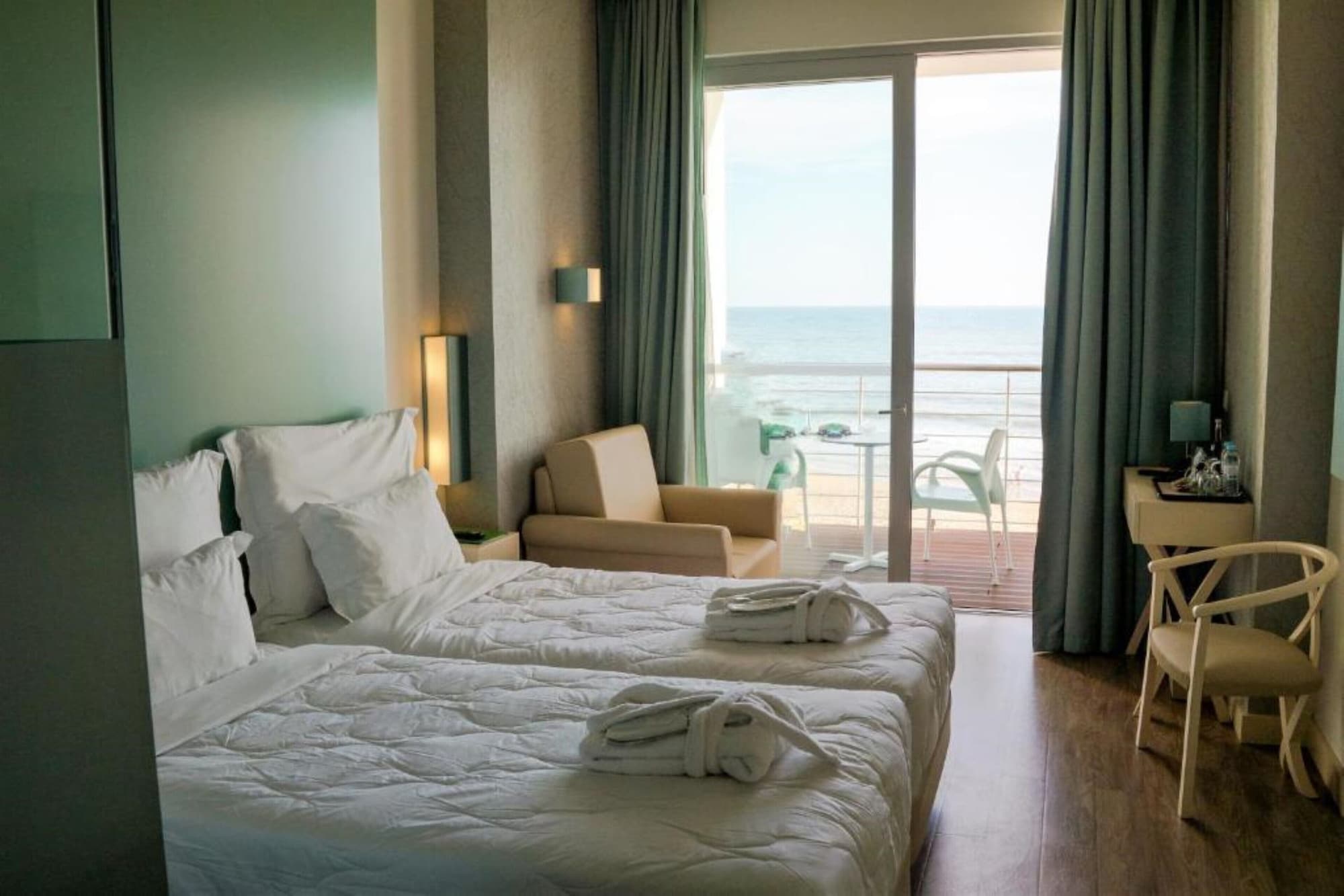 SUPERIOR, SINGLE, SEA VIEW