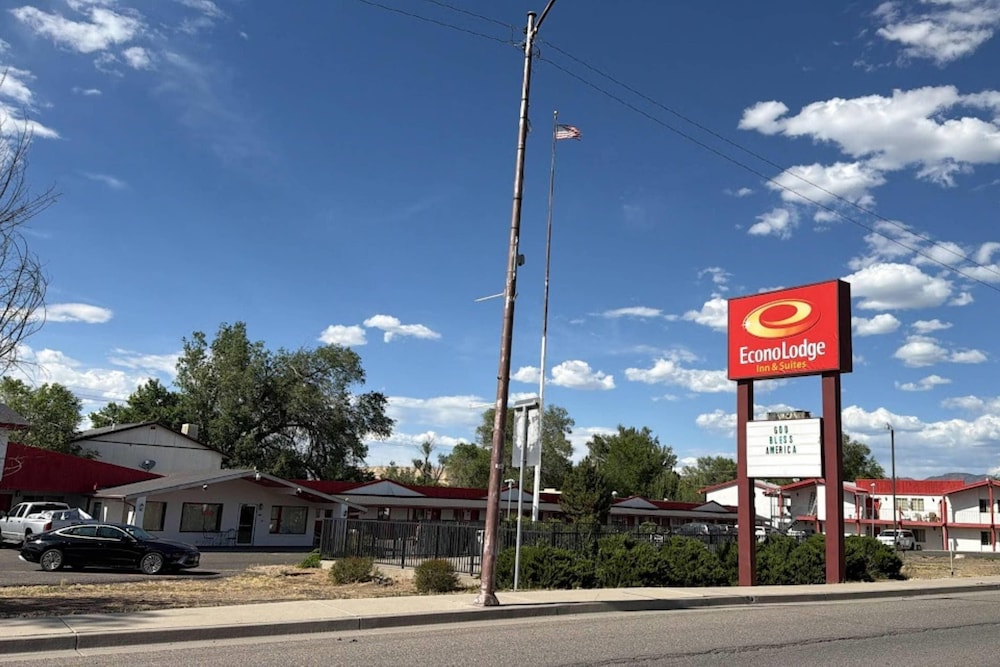 Econo Lodge Inn & Suites Montrose - Black Canyon Area 38/47