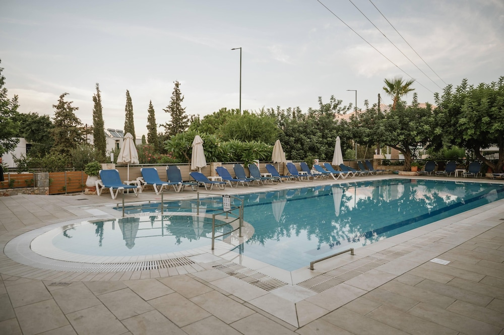 Dionysos Apartments And Studios 43/61