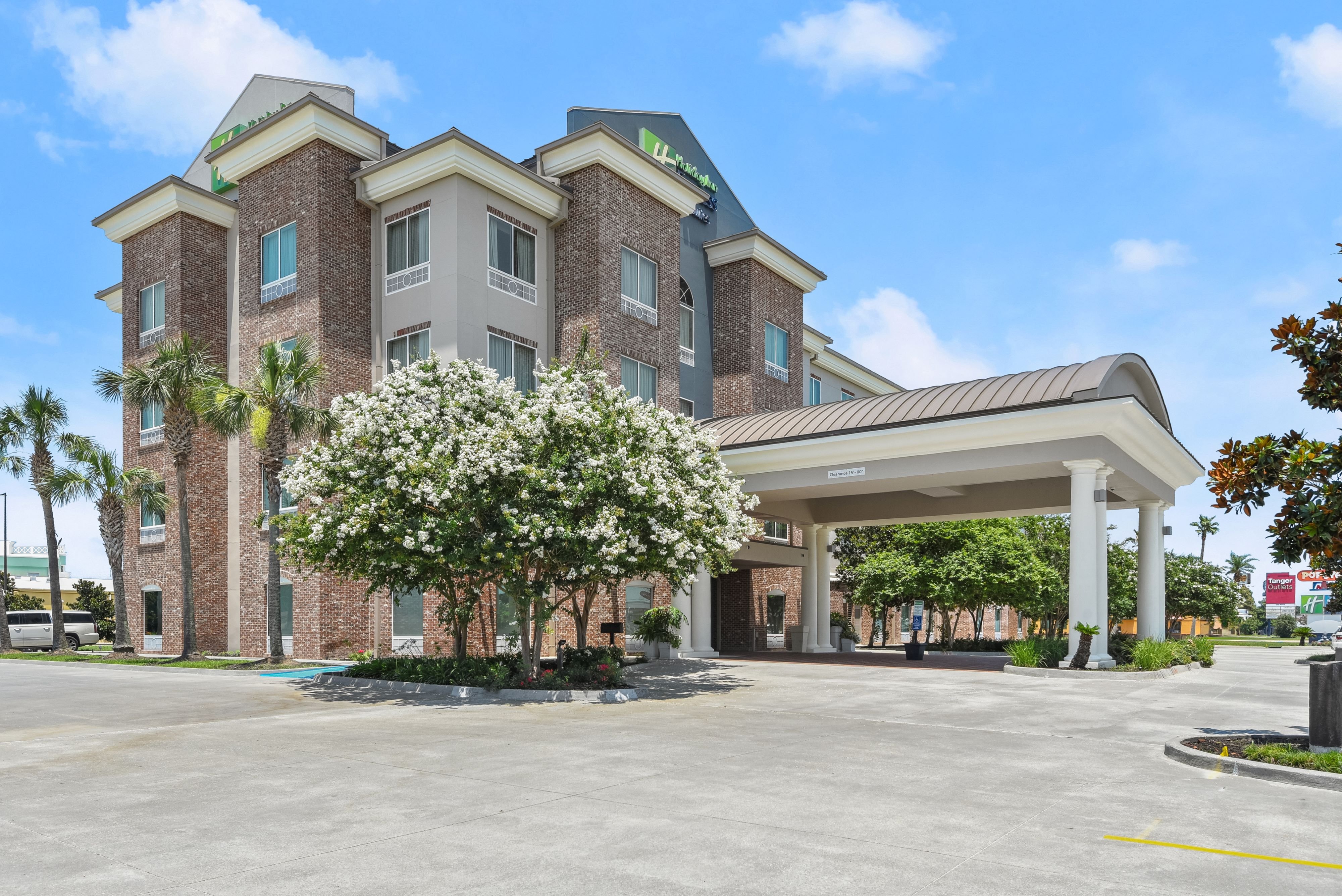 Holiday Inn Express Hotel And Suites Gonzales 68/71