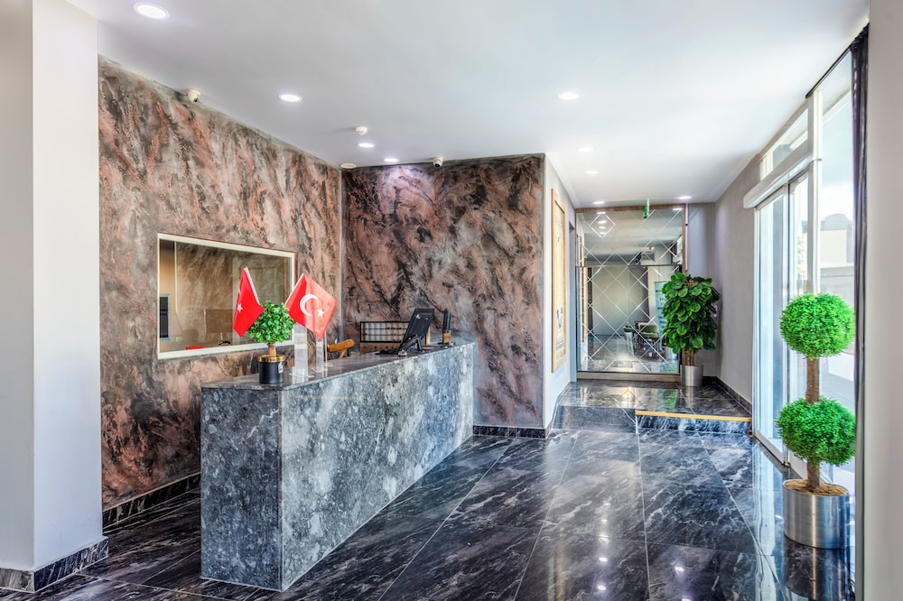 Skylon Airport Hotel 7/49