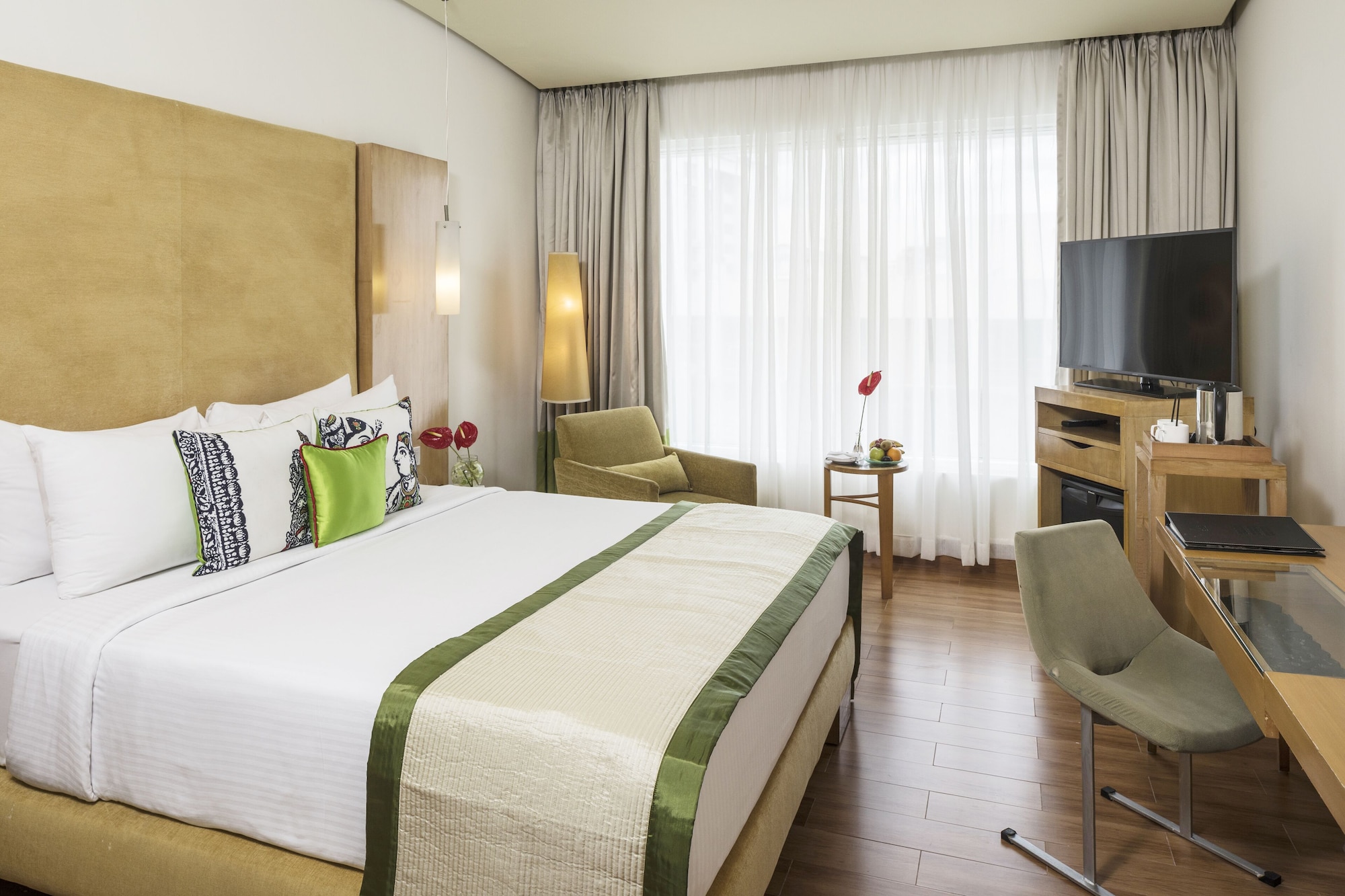 DELUXE, QUEEN BED