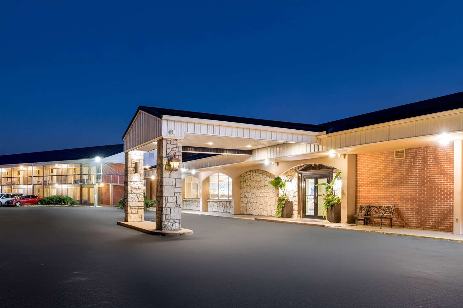 Days Inn by Wyndham Dubuque 4/29