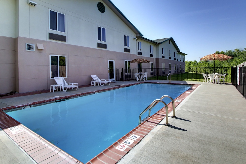 Quality Inn Junction City near Fort Riley 3/41