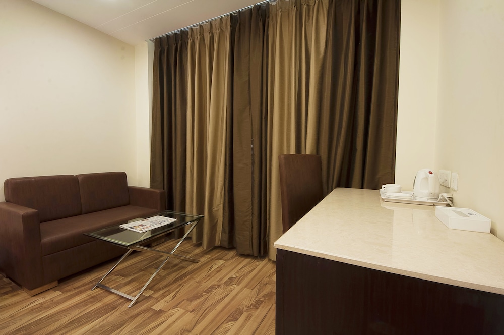 Hotel Golden Grand 36/51