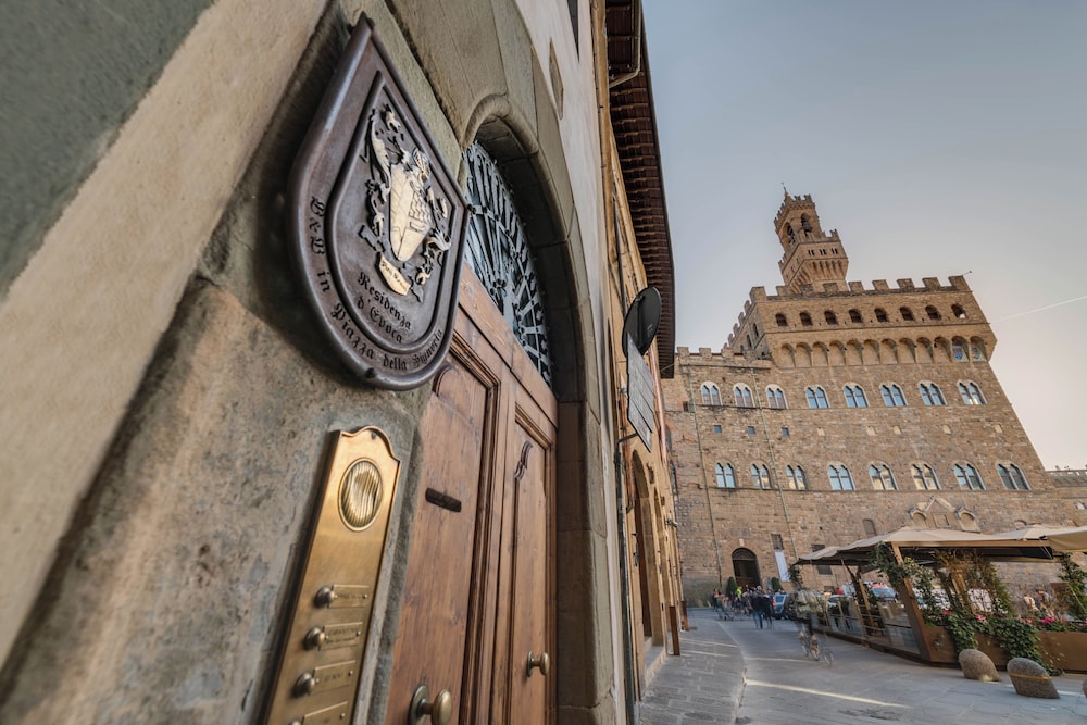 In Piazza Della Signoria - Residenza D Epoca 76/80