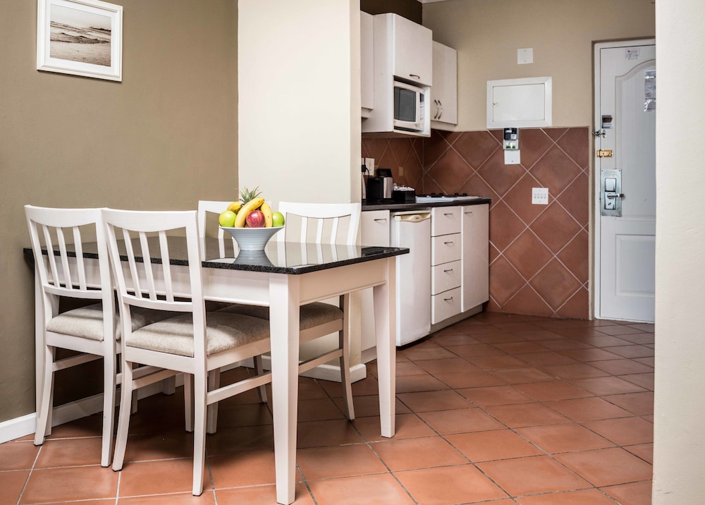 Cape Town Beachfront Apartments At Leisure Bay 5/50