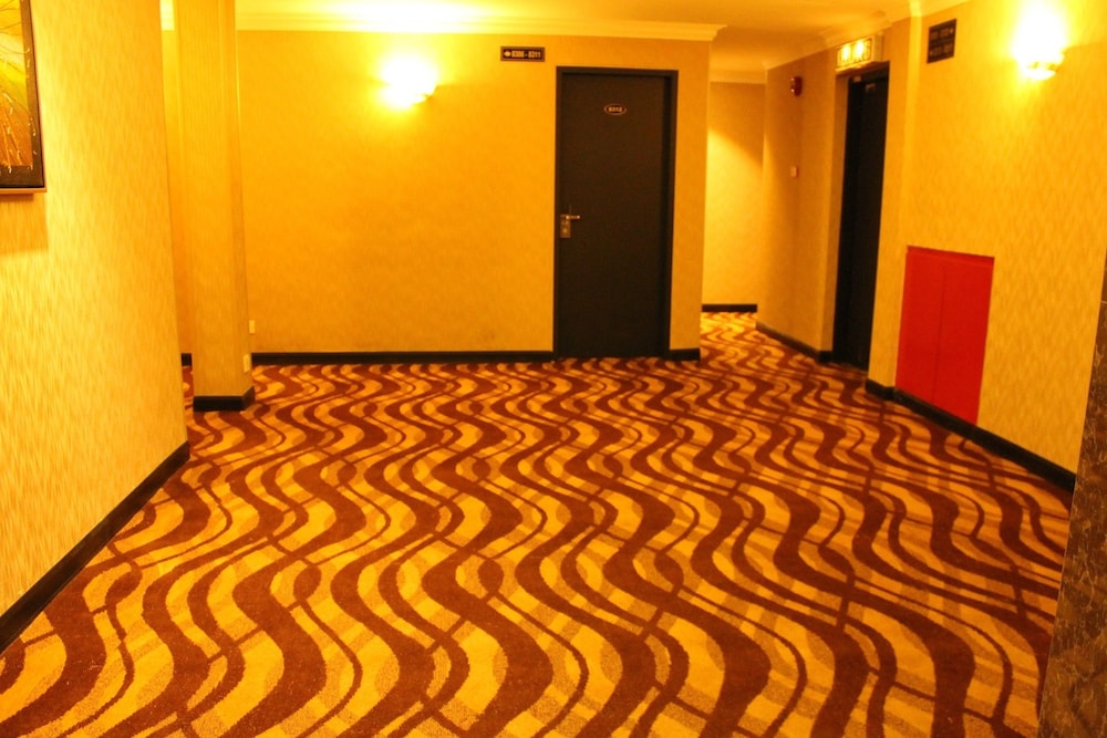 Clover Hotel 20/24