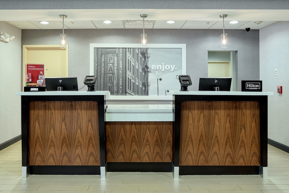 Hampton Inn & Suites Parsippany/North 10/55