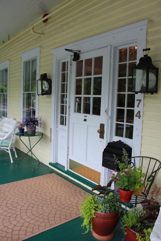 Holbrook House Bed and Breakfast- Bar Harbor ME 2/50