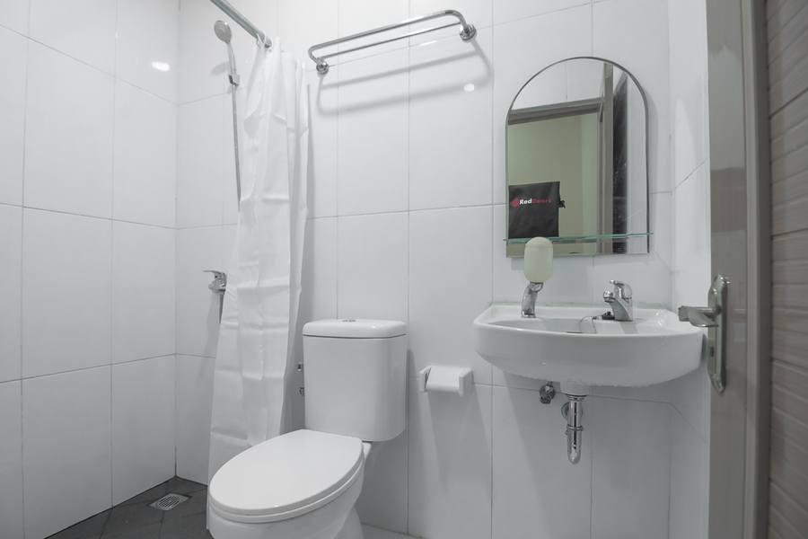 Reddoorz Near Itc Mangga Dua 35/37