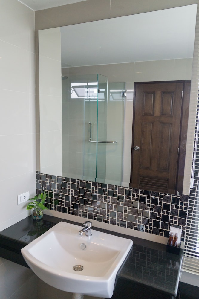 Visa Hotel Hua Hin 59/64