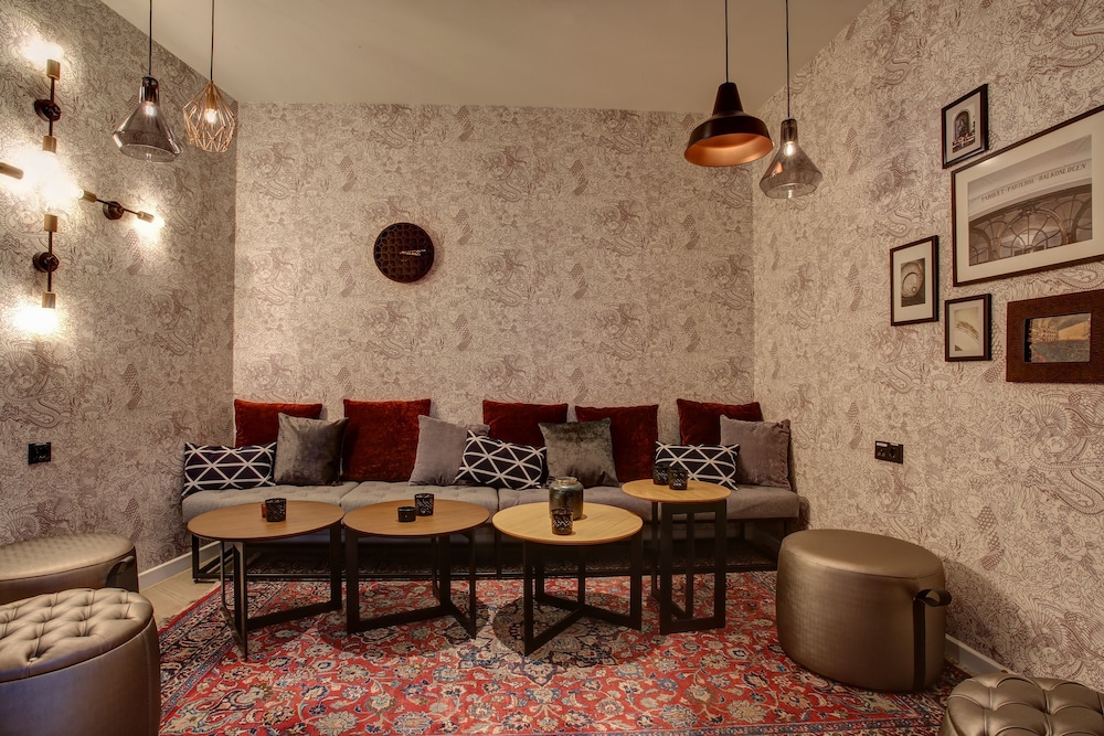 B&B HOTEL Hamburg-Hbf 32/49