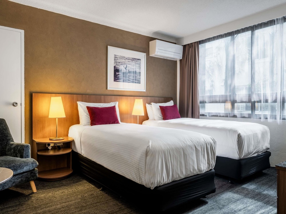 CLASSIC, TWIN BEDS