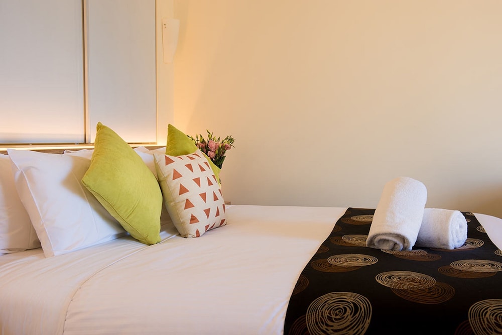 Boathouse Resort Studios & Suites 17/69