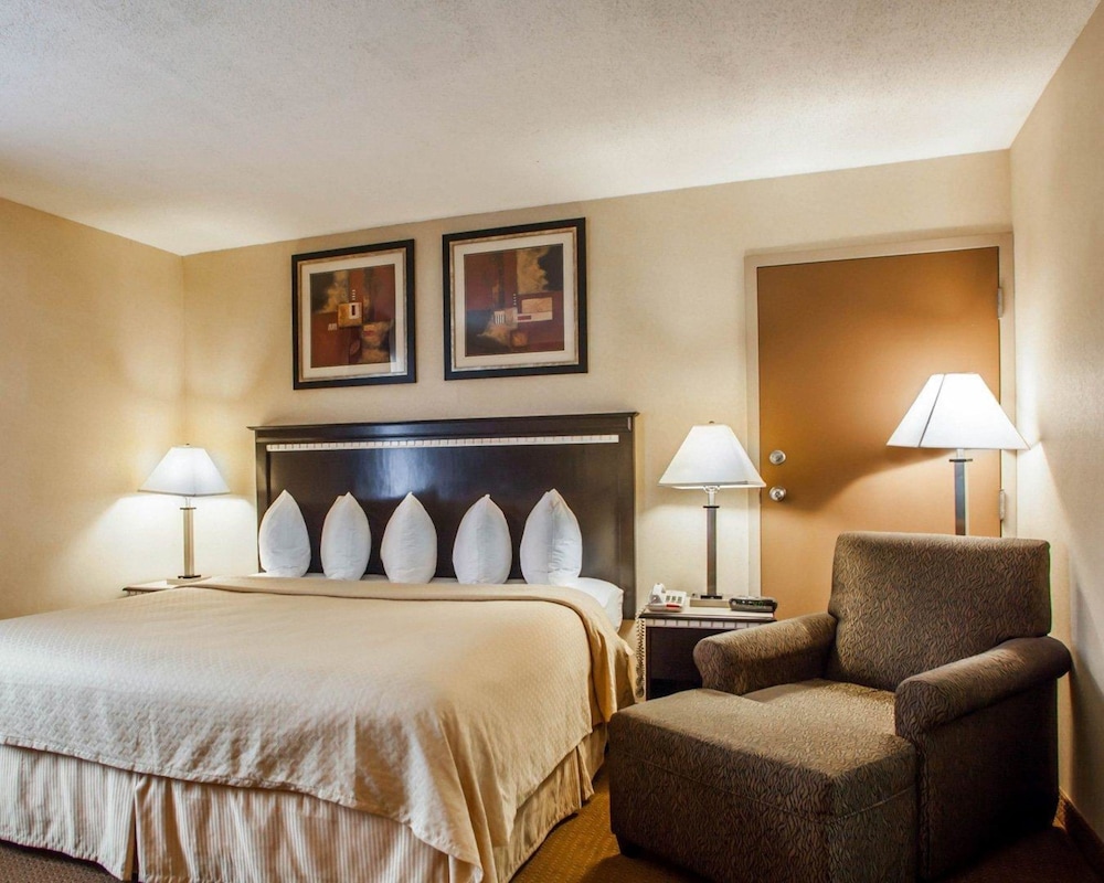 Quality Inn Aurora Naperville Area 18/41
