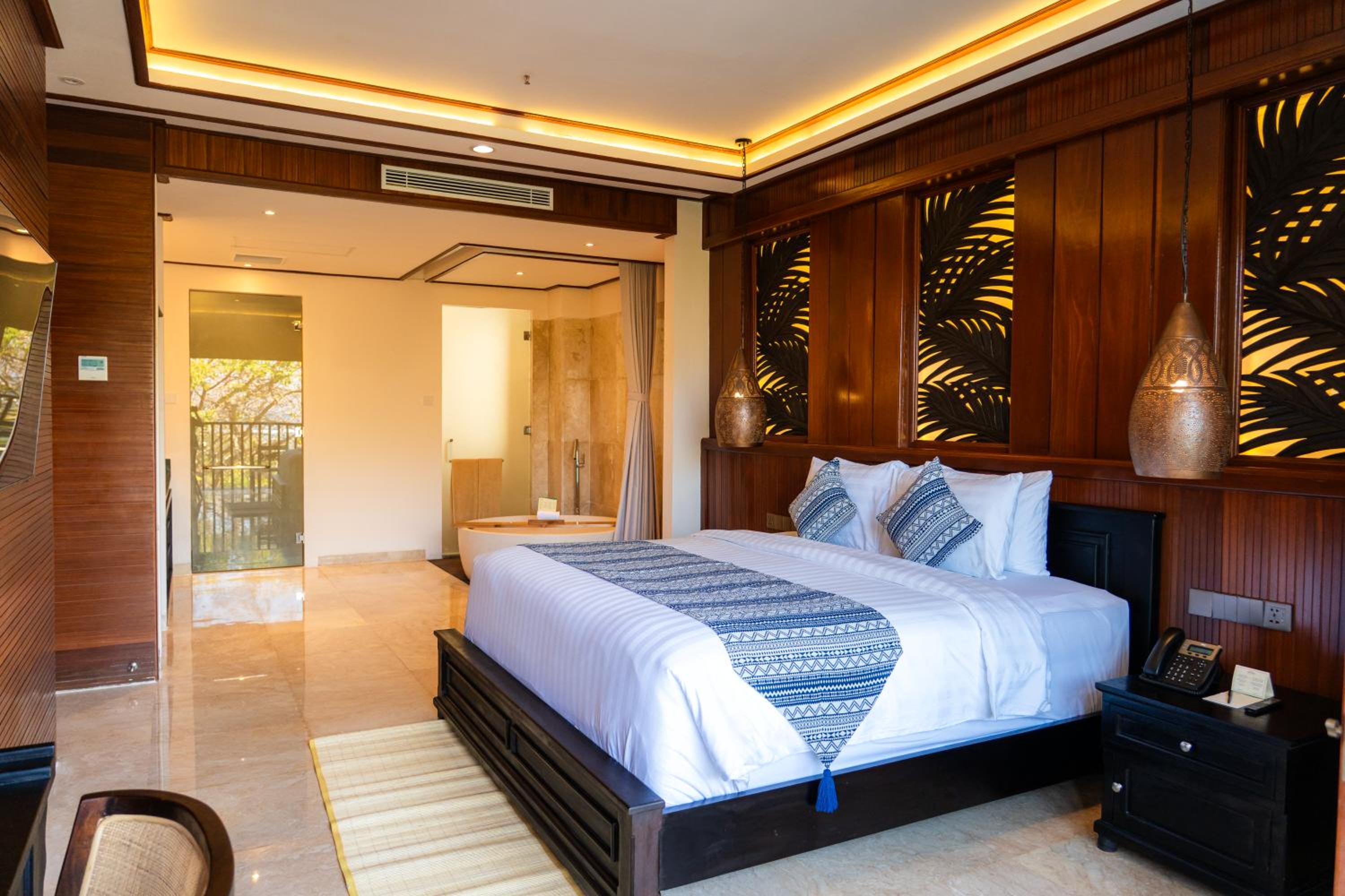 Club, Suite, Adult Only