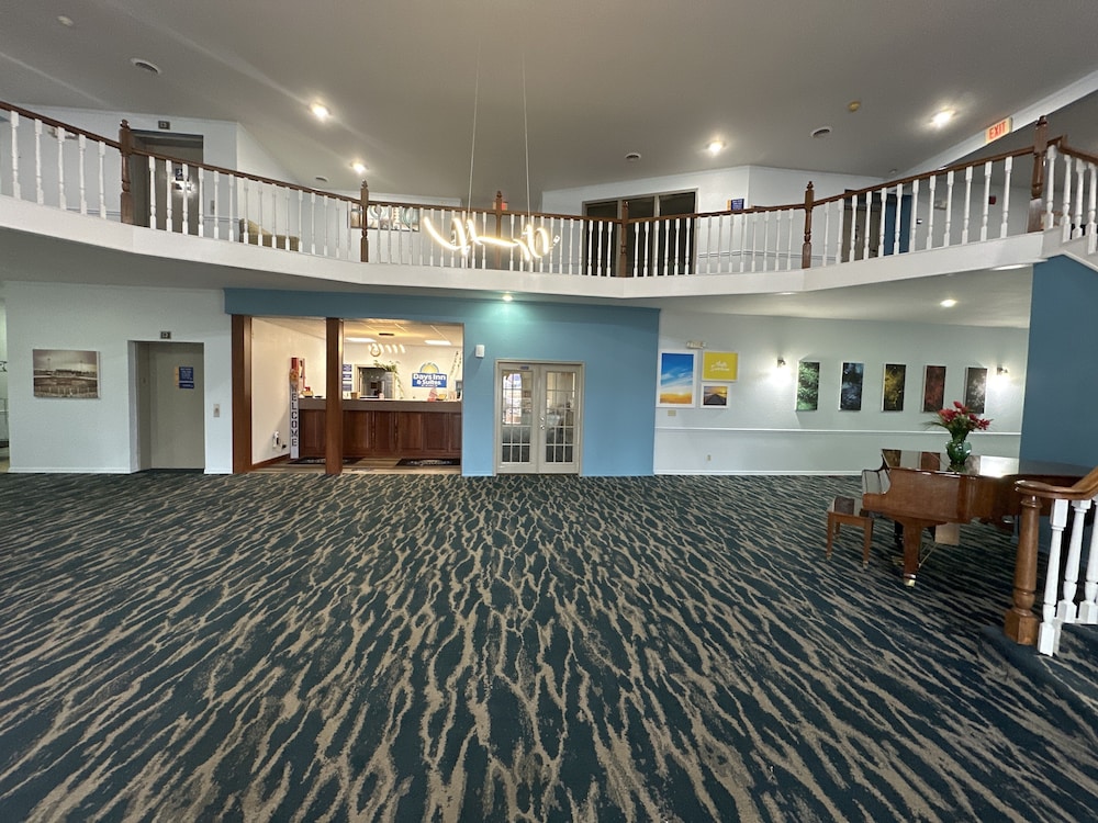 Days Inn & Suites by Wyndham Sikeston 13/51