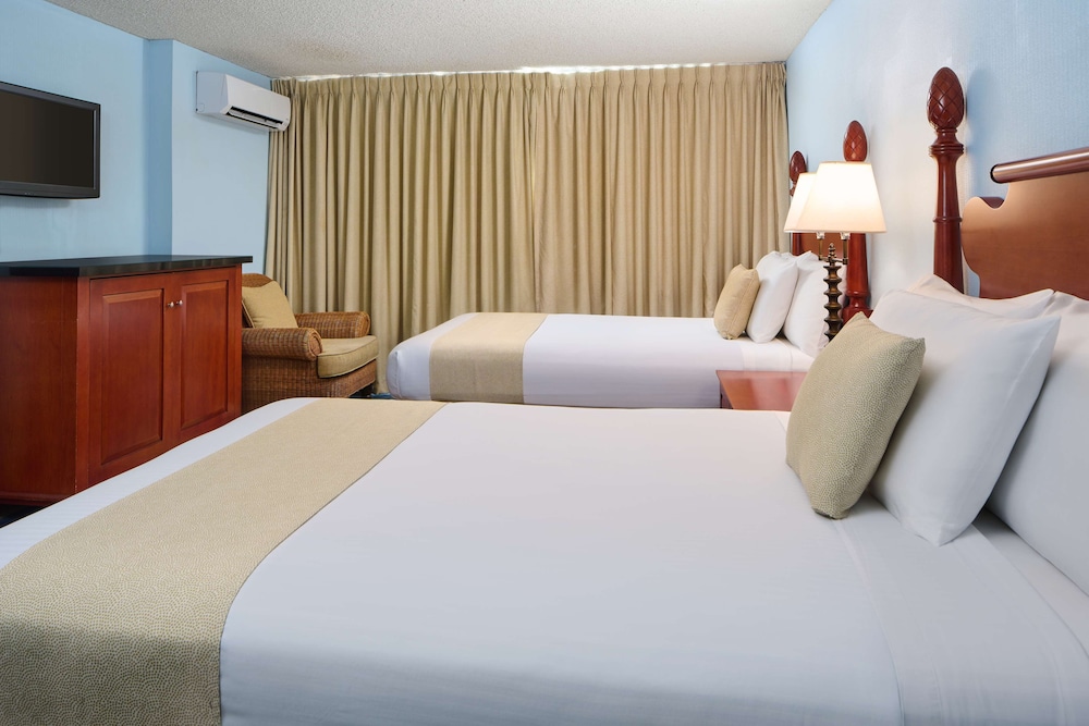 Ewa Hotel Waikiki 11/24