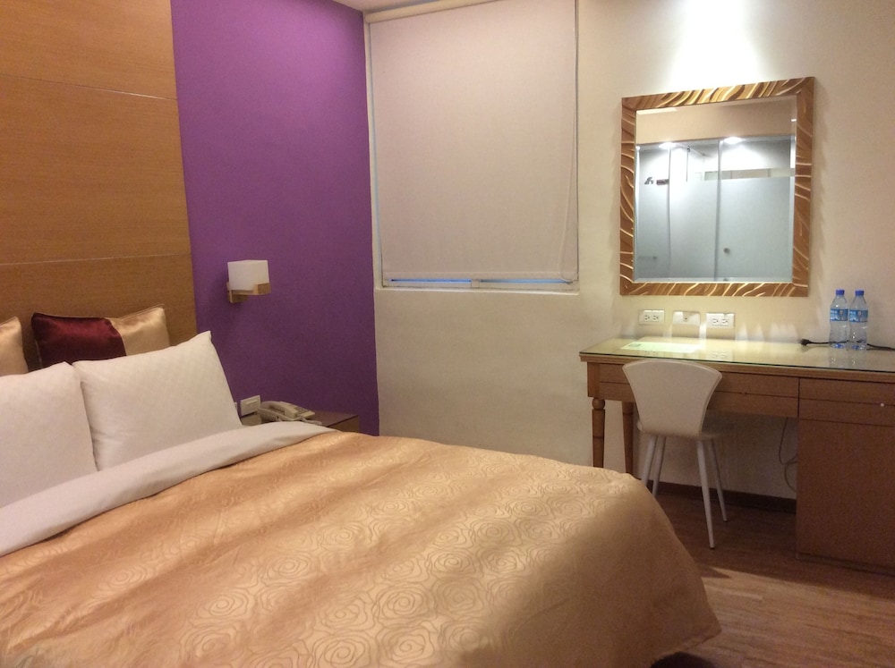 Purple Garden Hotel 11/27