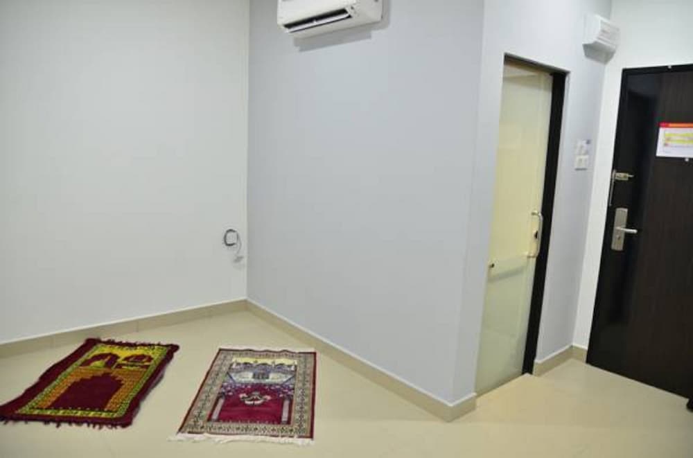 D'metro Hotel 53/61