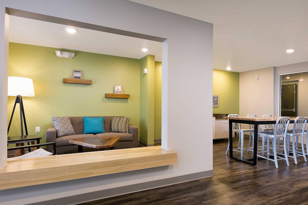WoodSpring Suites Houston IAH Airport 38/48