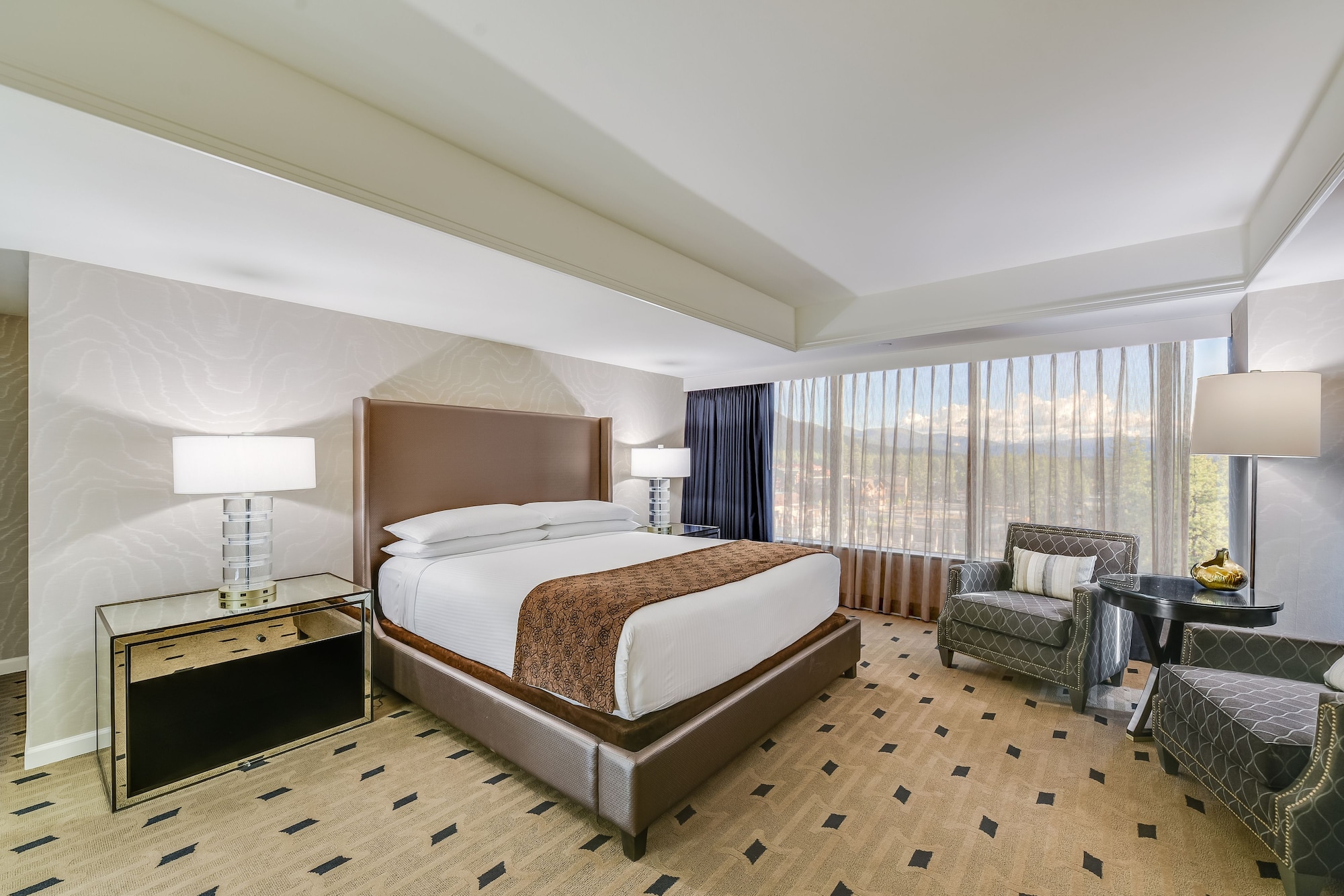 Romulus, Suite, King Bed, Lake View, Balcony