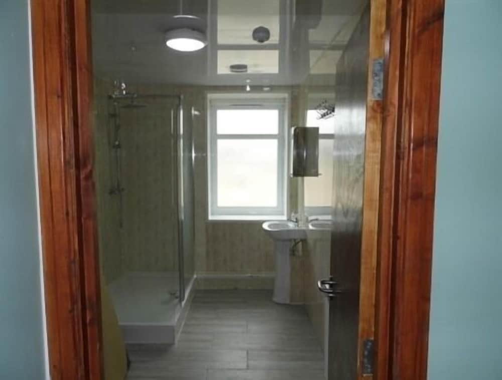 Hayat Hotel 20/21