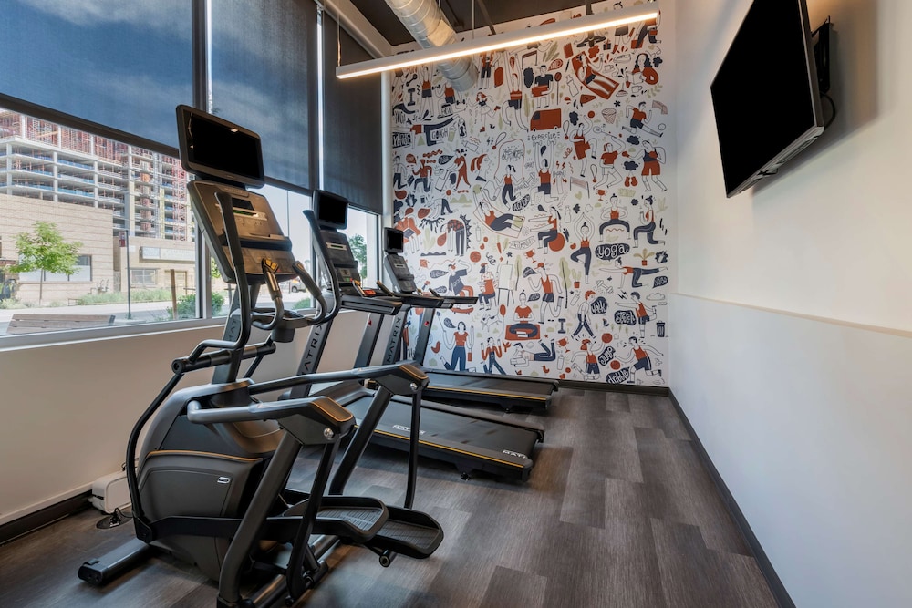 Vib Hotel by Best Western Denver RiNo 16/37
