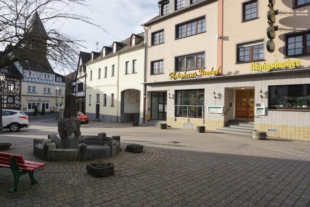Hotel Weinhaus Grebel 37/49