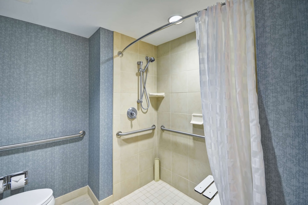 Hyatt Place Chicago/Naperville/Warrenville 11/68