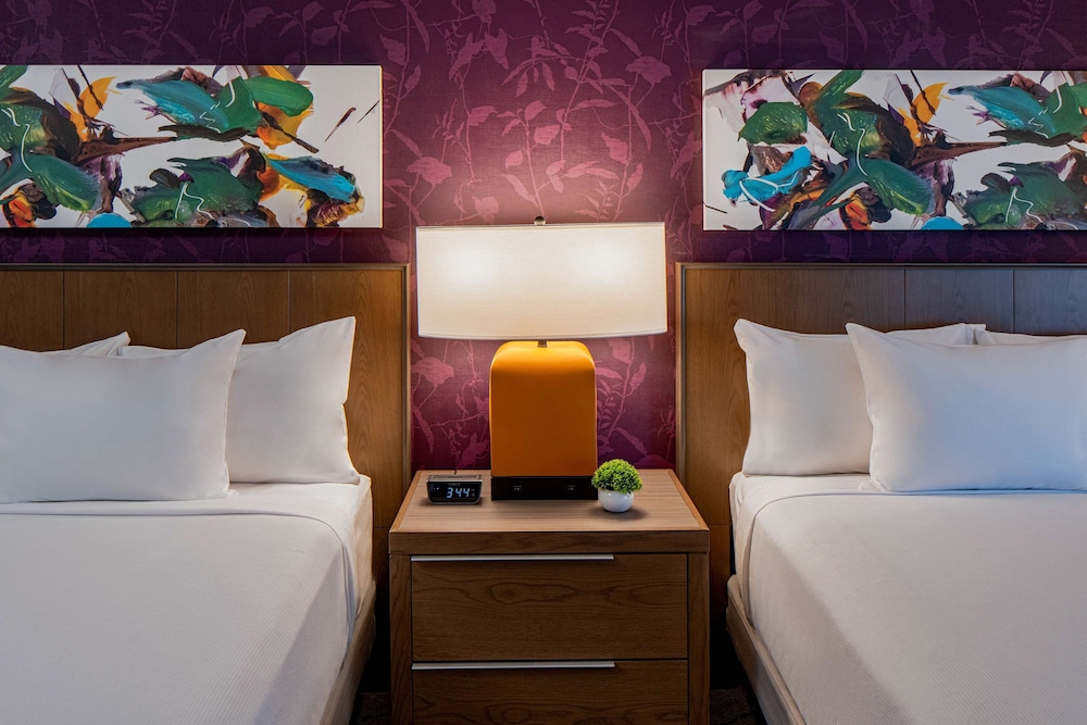 Hyatt House Tampa Downtown 11/63