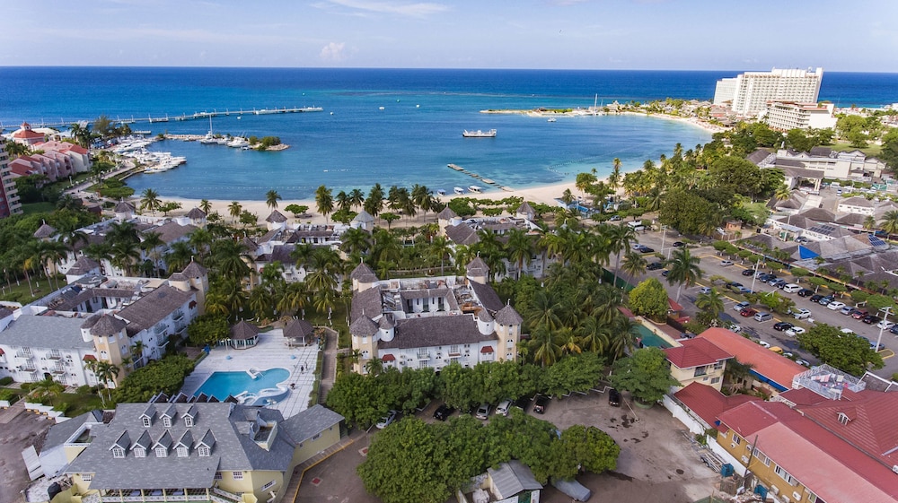 Green Island Beach Suite At Turtle Towers 36/50